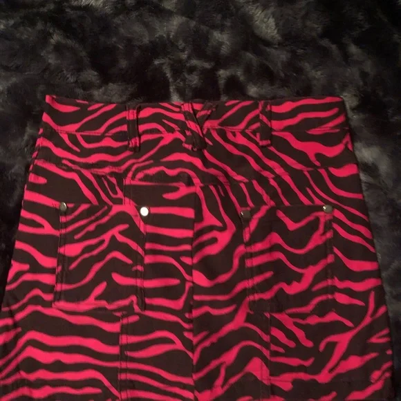 NWOT SOURPUSS hot pink & black zebra print mini skirt - Picture 3 of 5